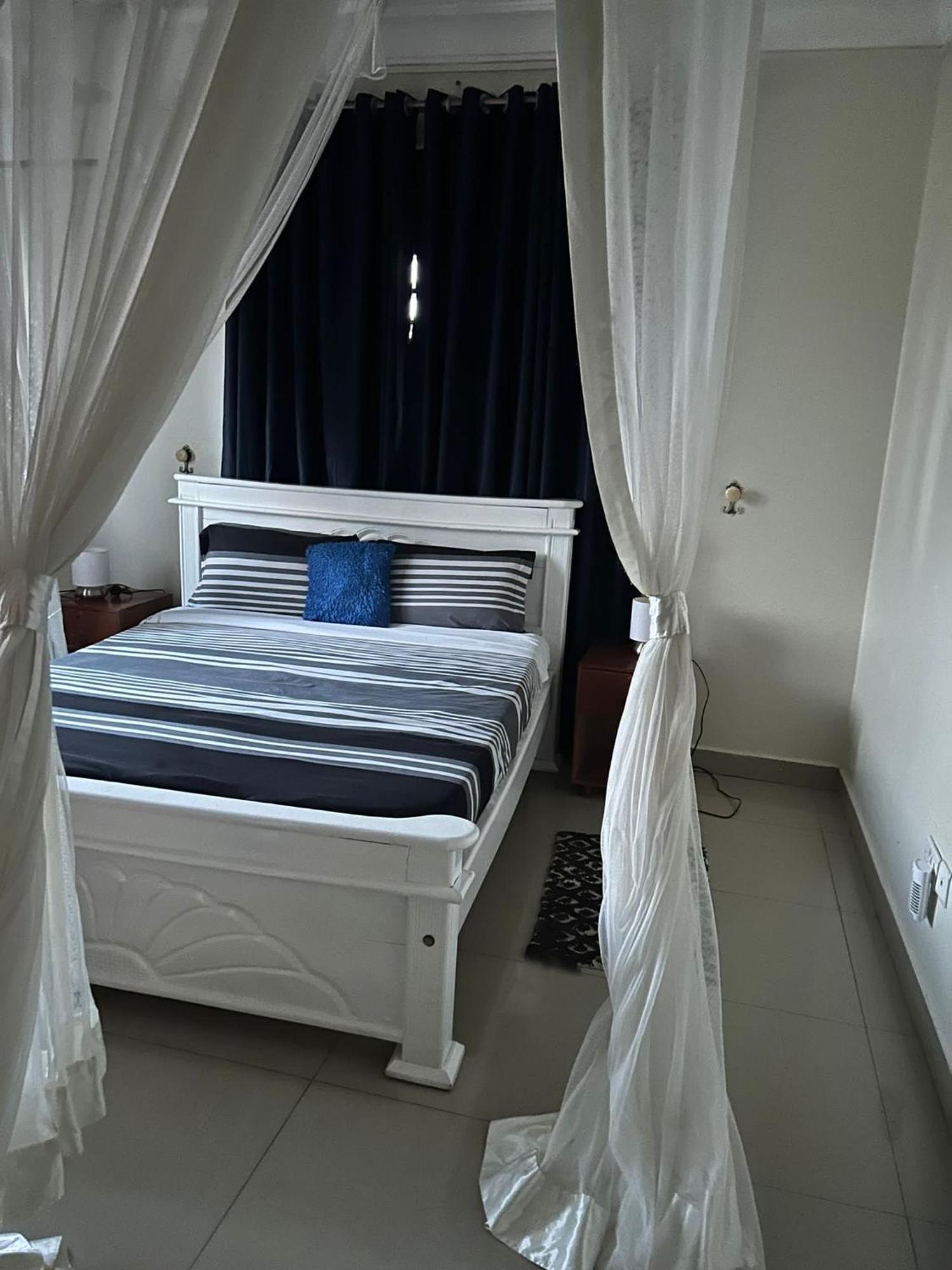 The Abode Apartments Lake View & Breakfast Suite Near Beach Энтеббе Экстерьер фото