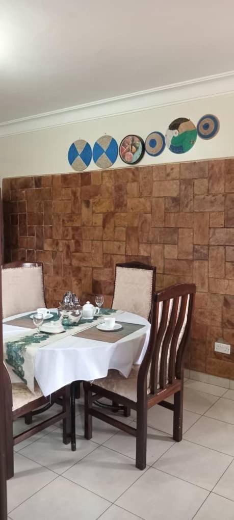 The Abode Apartments Lake View & Breakfast Suite Near Beach Энтеббе Экстерьер фото