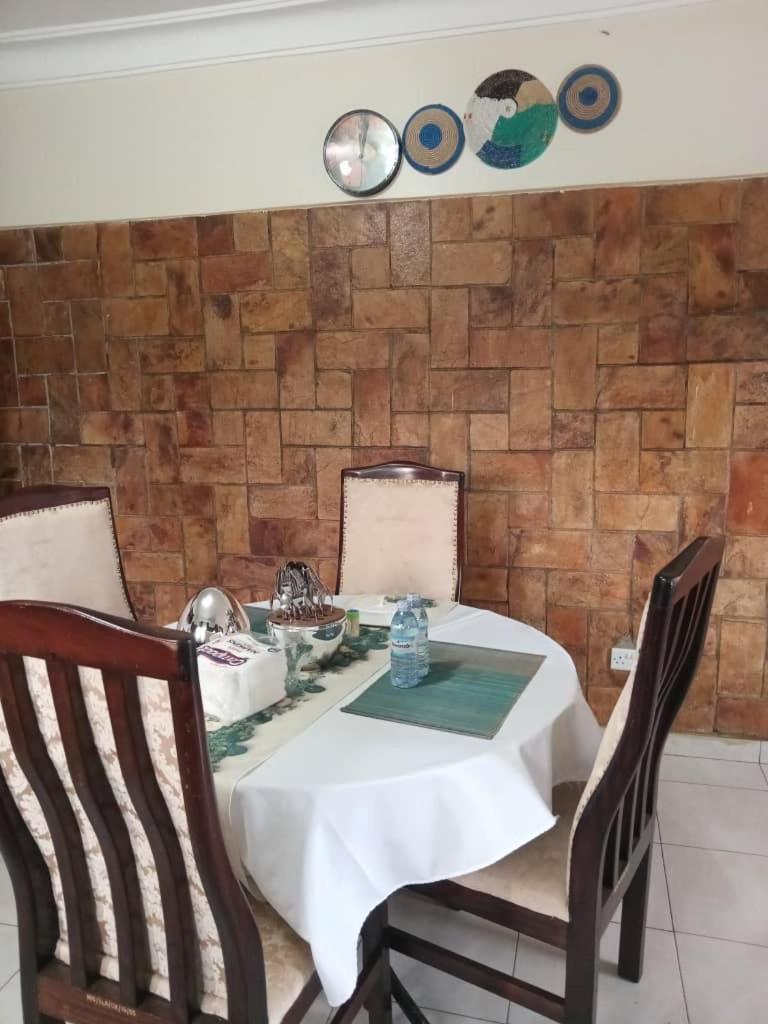 The Abode Apartments Lake View & Breakfast Suite Near Beach Энтеббе Экстерьер фото
