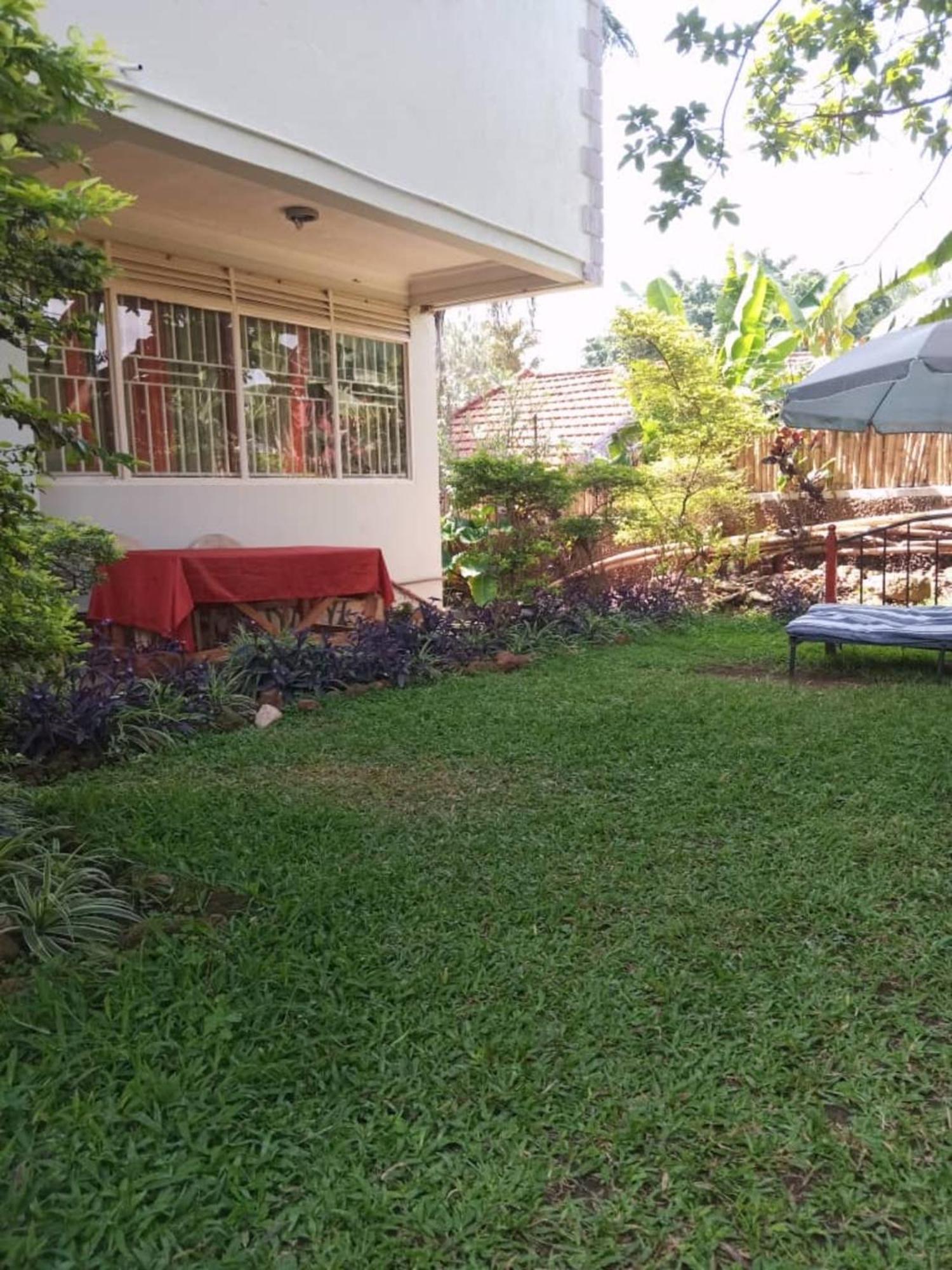 The Abode Apartments Lake View & Breakfast Suite Near Beach Энтеббе Экстерьер фото